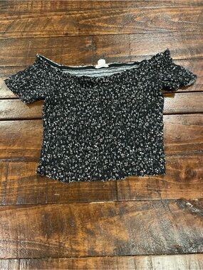Garage Black Off-Shoulder Floral Smocked Crop Top
